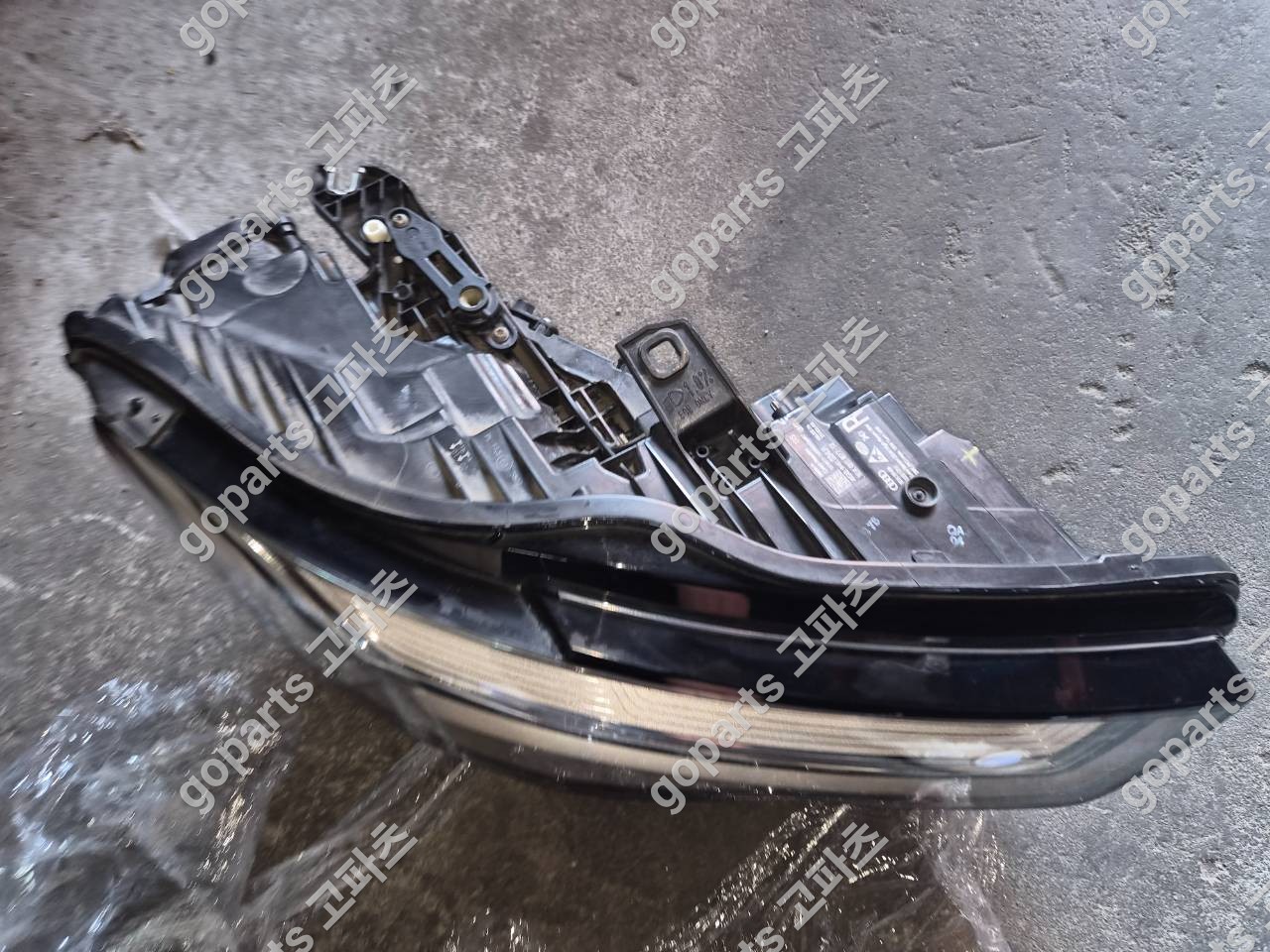 아우디 A6 4G C7 조수석 헤드라이트 4G0941034H 상세사진 3