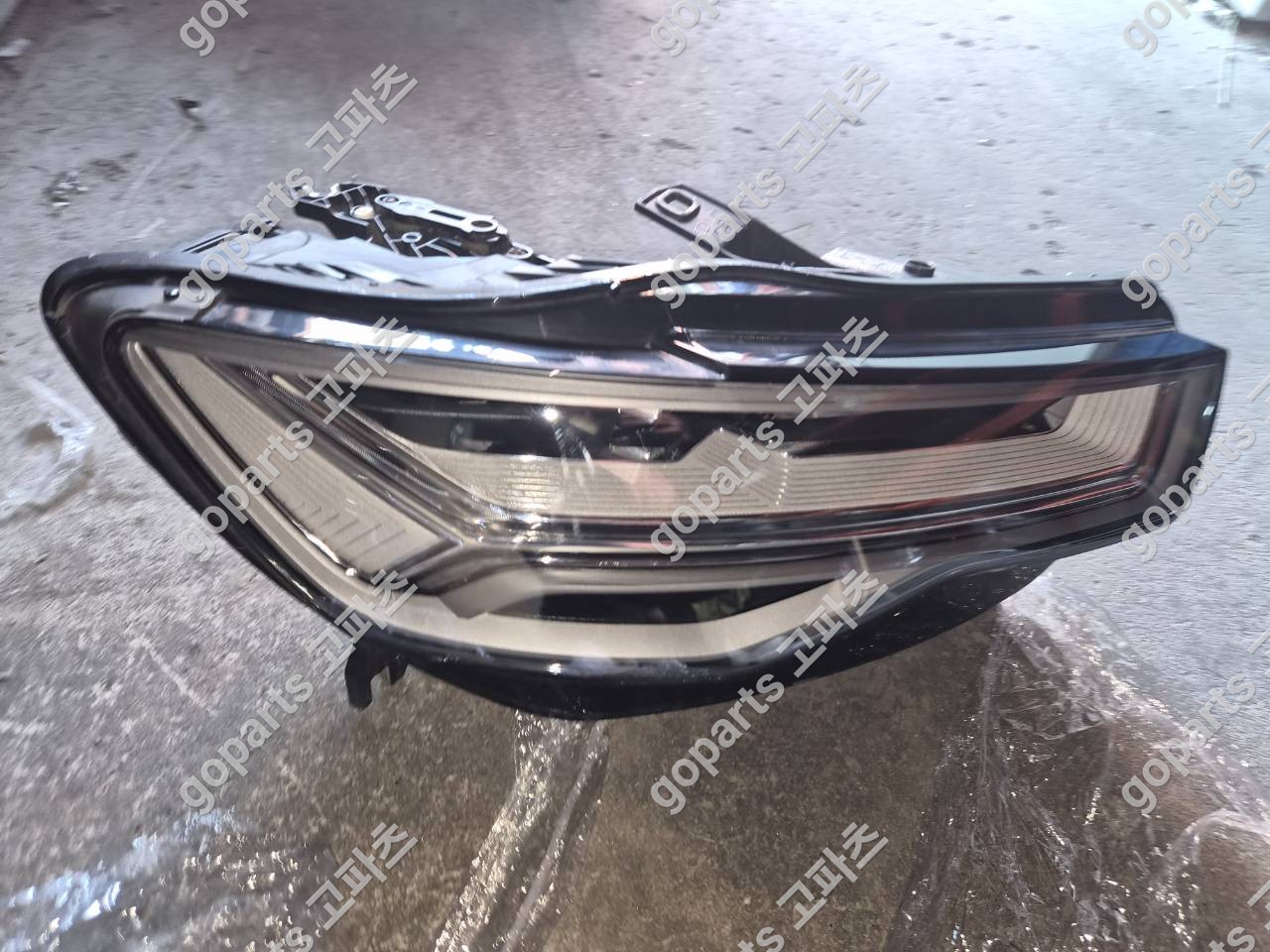 아우디 A6 4G C7 조수석 헤드라이트 4G0941034H 상세사진 4