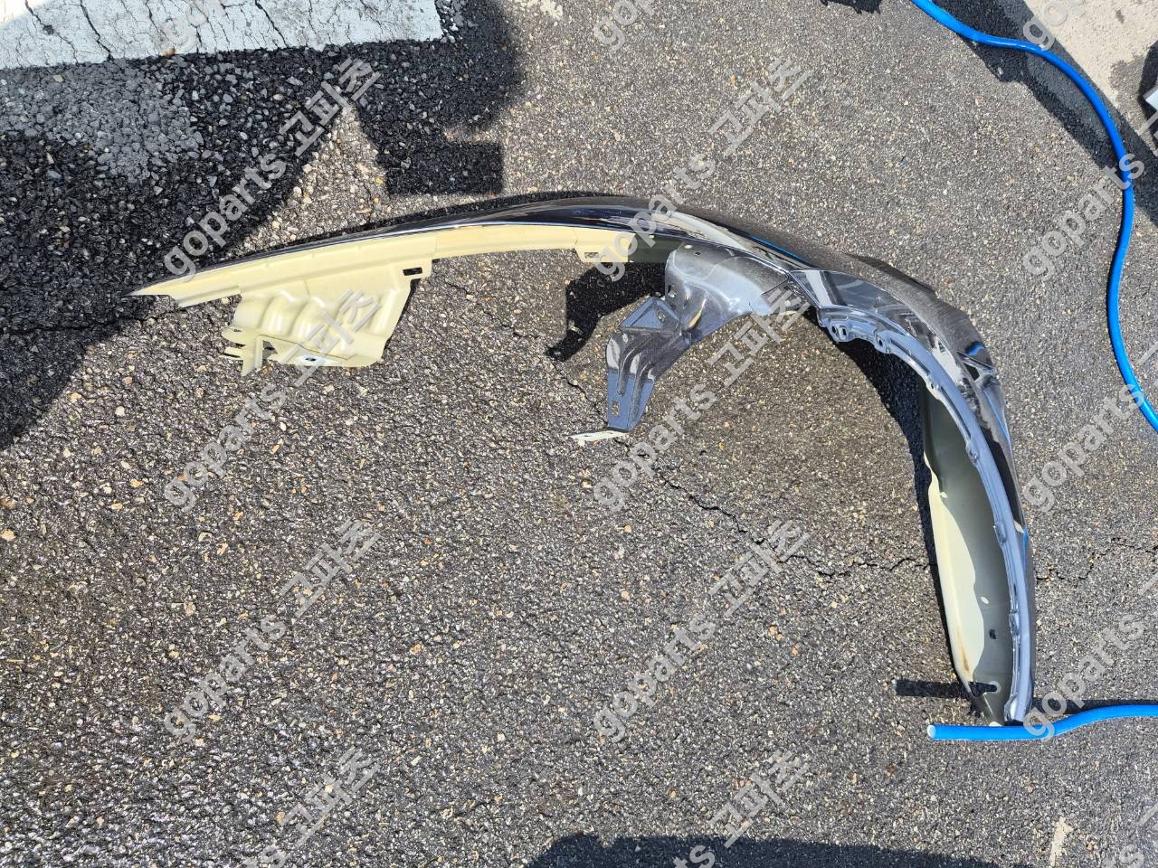 테슬라 모델 Y 운전석 전휀더 상세사진 3