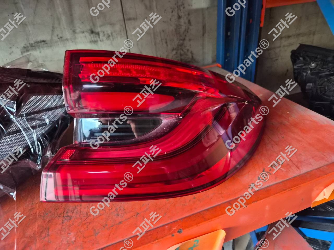 BMW 6시리즈 G32 조수석 리어 테일라이트 7376484-13 중고 230,000원