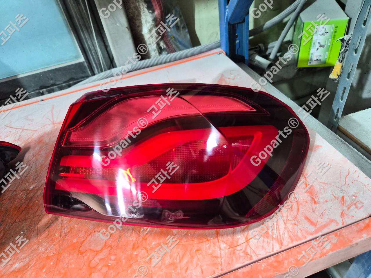 BMW 4시리즈 M4 (F32/F33/F36/F82) 후기형 조수석 테일라이트 6321-9491576 상세사진 4