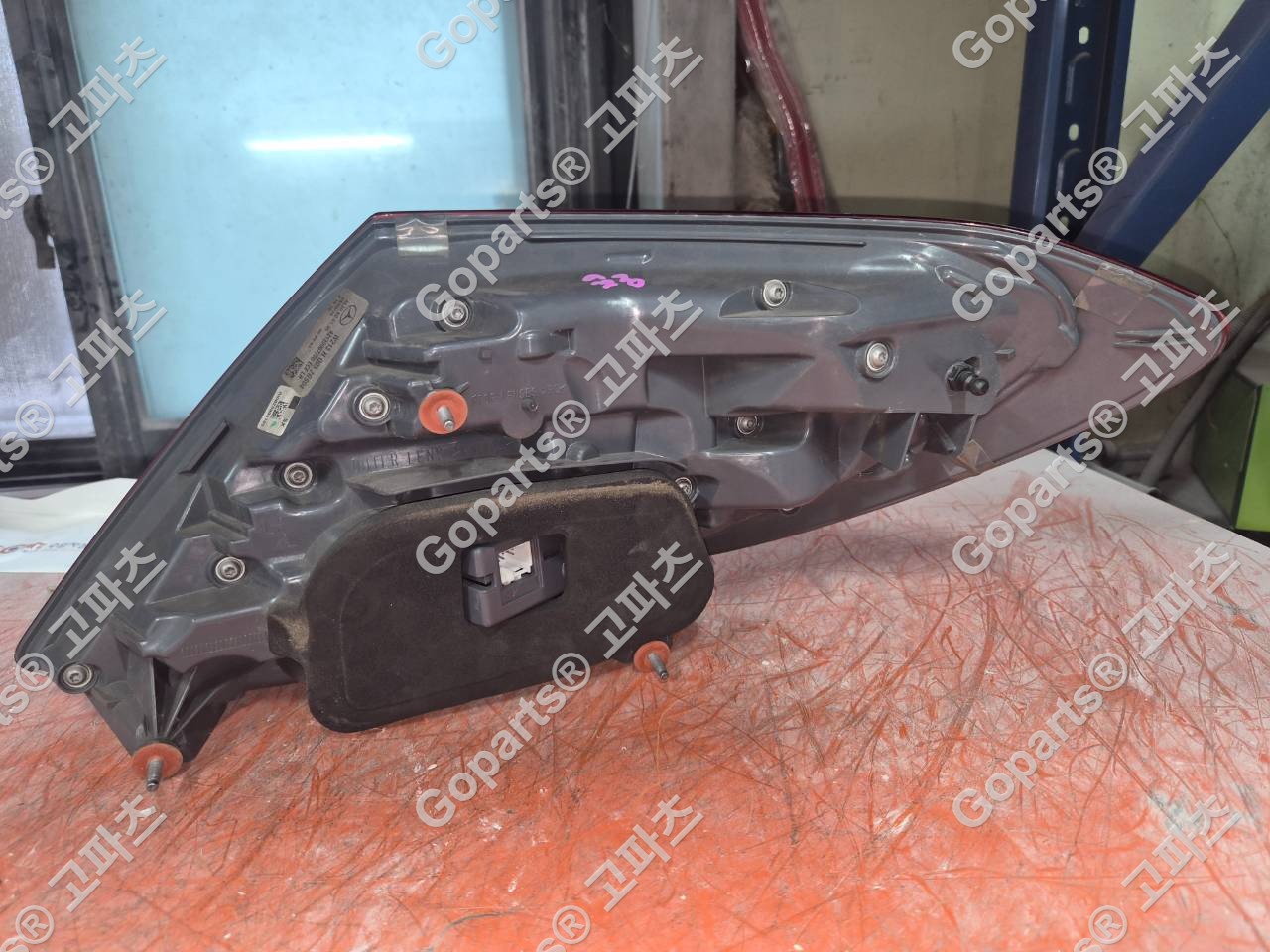 벤츠 E클래스 W213 운전석 후미등 A2139067700 상세사진 3
