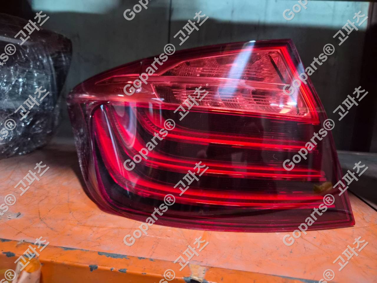 BMW 5시리즈 F10 후반기 운전석 후미등 63217375443 200,000원 중고