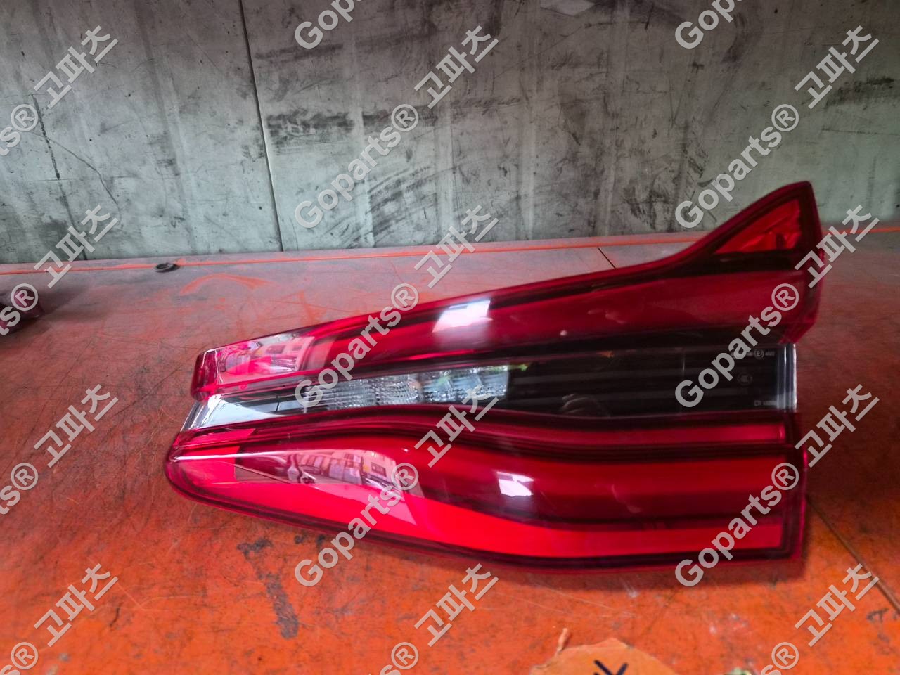 BMW 6시리즈 G32 조수석 리어테일라이트 8493054-18 120,000원 중고