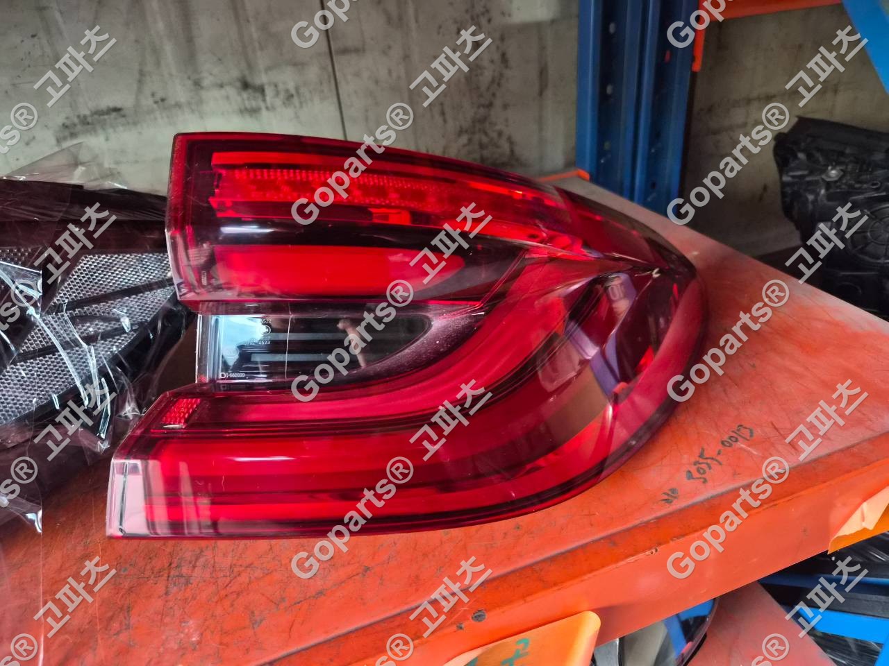 BMW 6시리즈 G32 조수석 리어테일라이트 7376484-13 200000원 중고