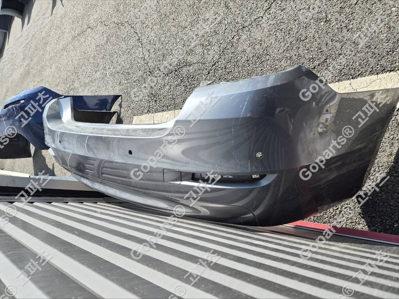 BMW F10 후기형 후범퍼 상세사진 2