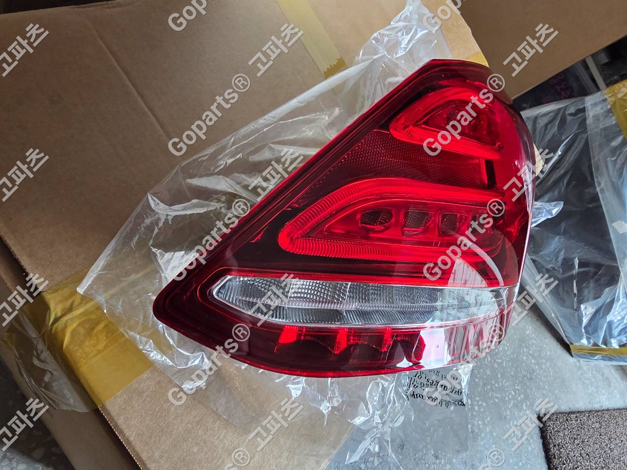 벤츠 C클래스 W205 조수석 후미등 중고 상세사진 2