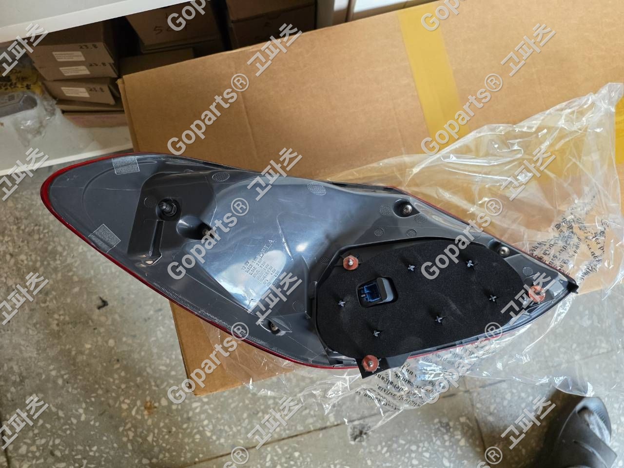 벤츠 C클래스 W205 조수석 후미등 중고 상세사진 6