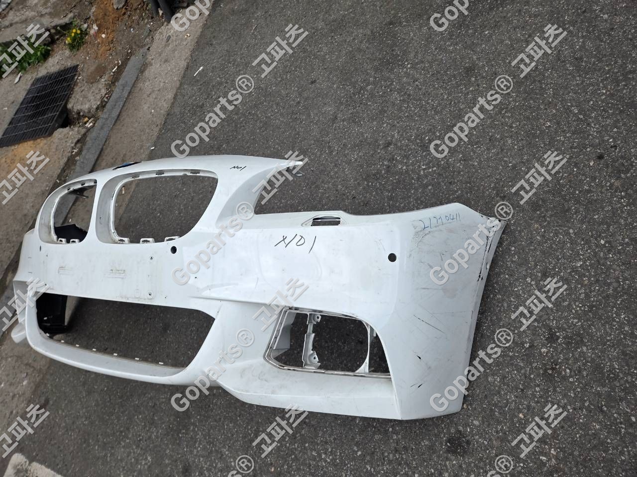 BMW F10 5시리즈 전범퍼 중고 (사이드카메라, 서라운드뷰 옵션) 상세사진 3