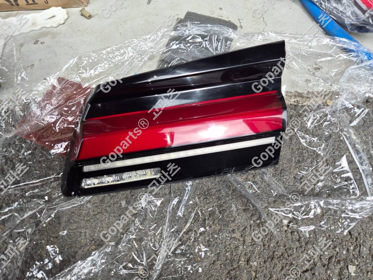 BMW 5시리즈 G30 후기형 트렁크등 6321-8493816-08 120,000원 중고