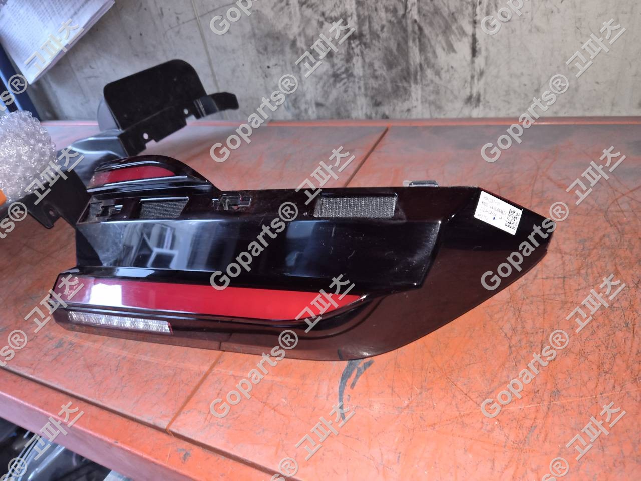 BMW X7 G07 후기형 운전석 트렁크등 9881357-07 상세사진 3