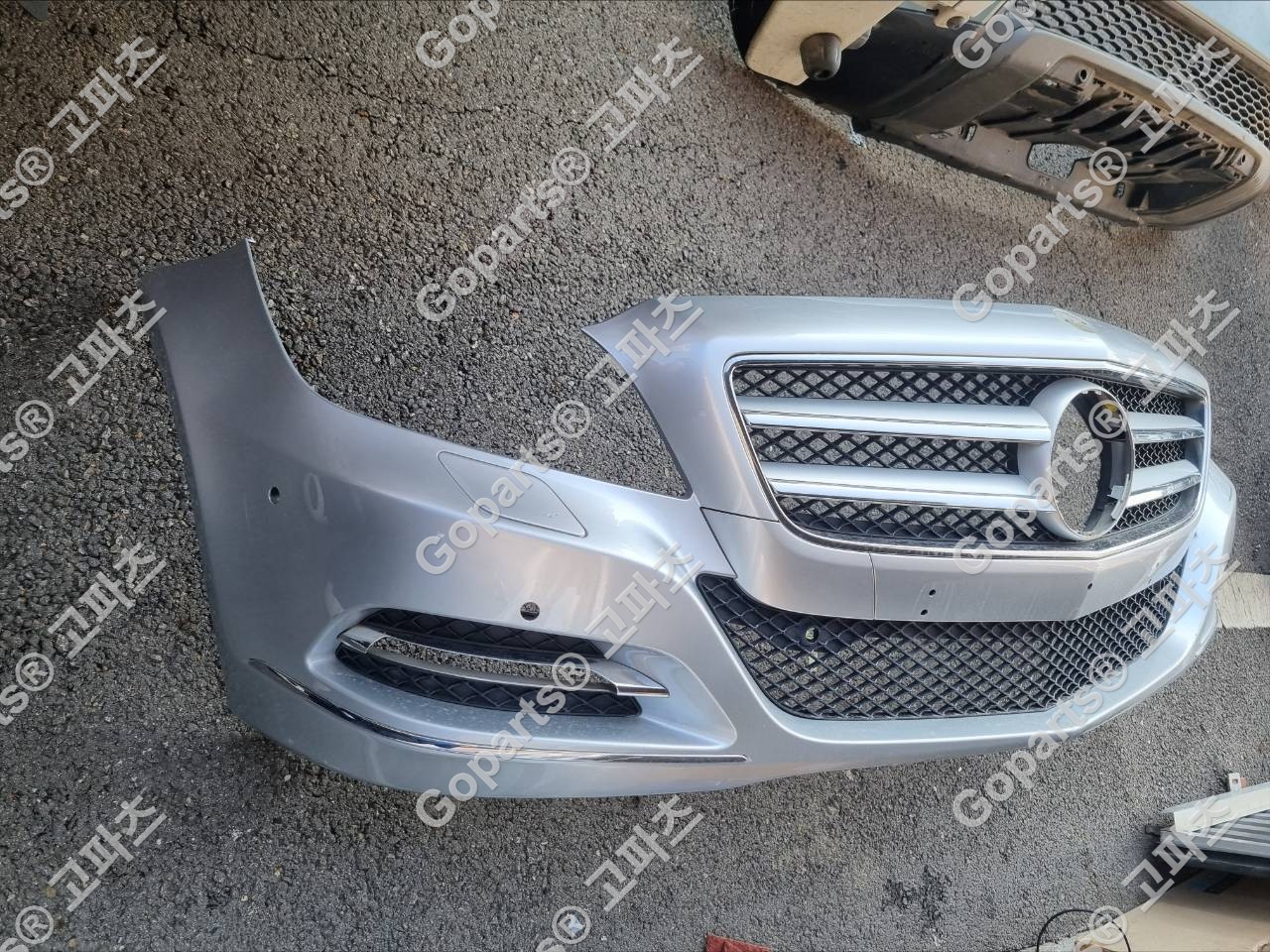벤츠 CLS W218 전기형 전범퍼 상세사진 3