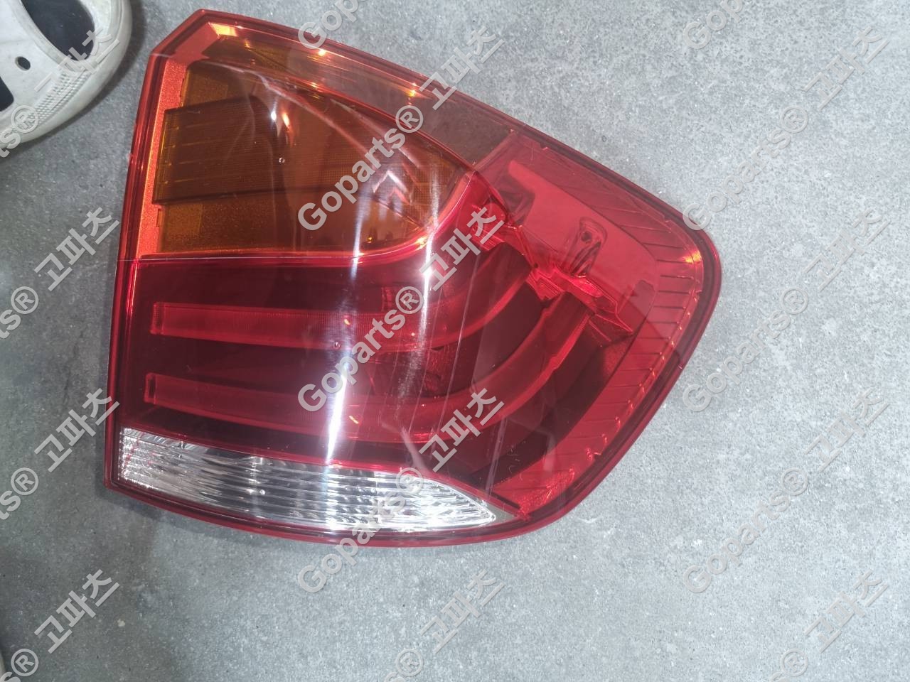 BMW X1 E84 조수석 테일라이트 상세사진 2