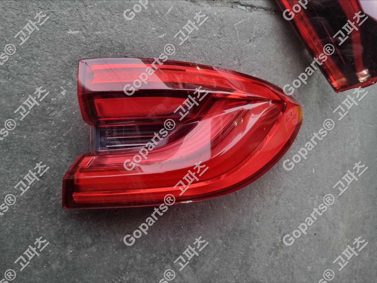 BMW 6GT G32 조수석 리어테일라이트 7376484-13 상세사진 2