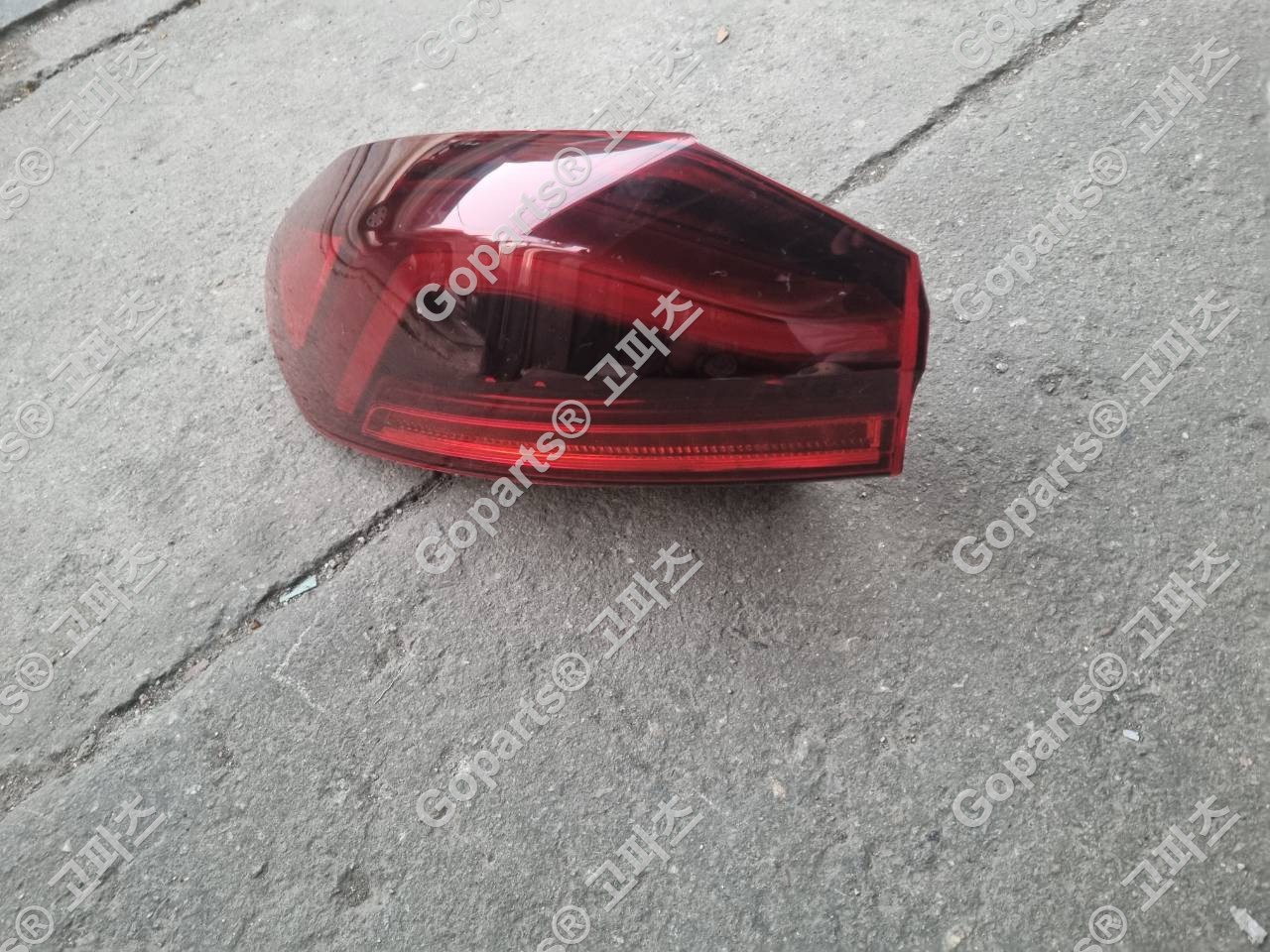 BMW X6 G06 중고 리어테일라이트 (운전석) H35A510A301 250,000원