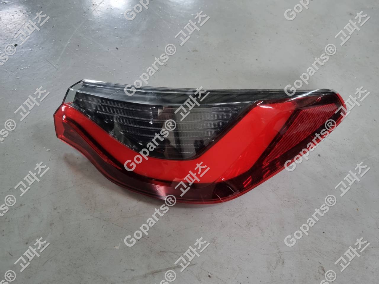 BMW 4시리즈 M4 G82 조수석 리어테일라이트 250,000원 중고