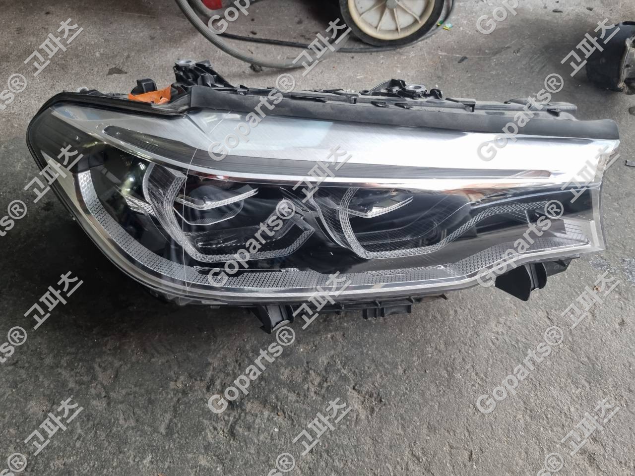 BMW 5시리즈 G30 조수석 헤드라이트 7439210-01 600,000원 중고