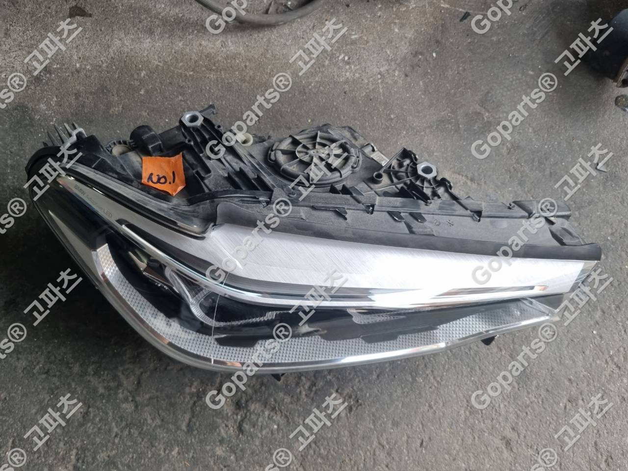 BMW 5시리즈 G30 전기형 조수석 어댑티브 LED 헤드라이트 7439210-01 상세사진 2
