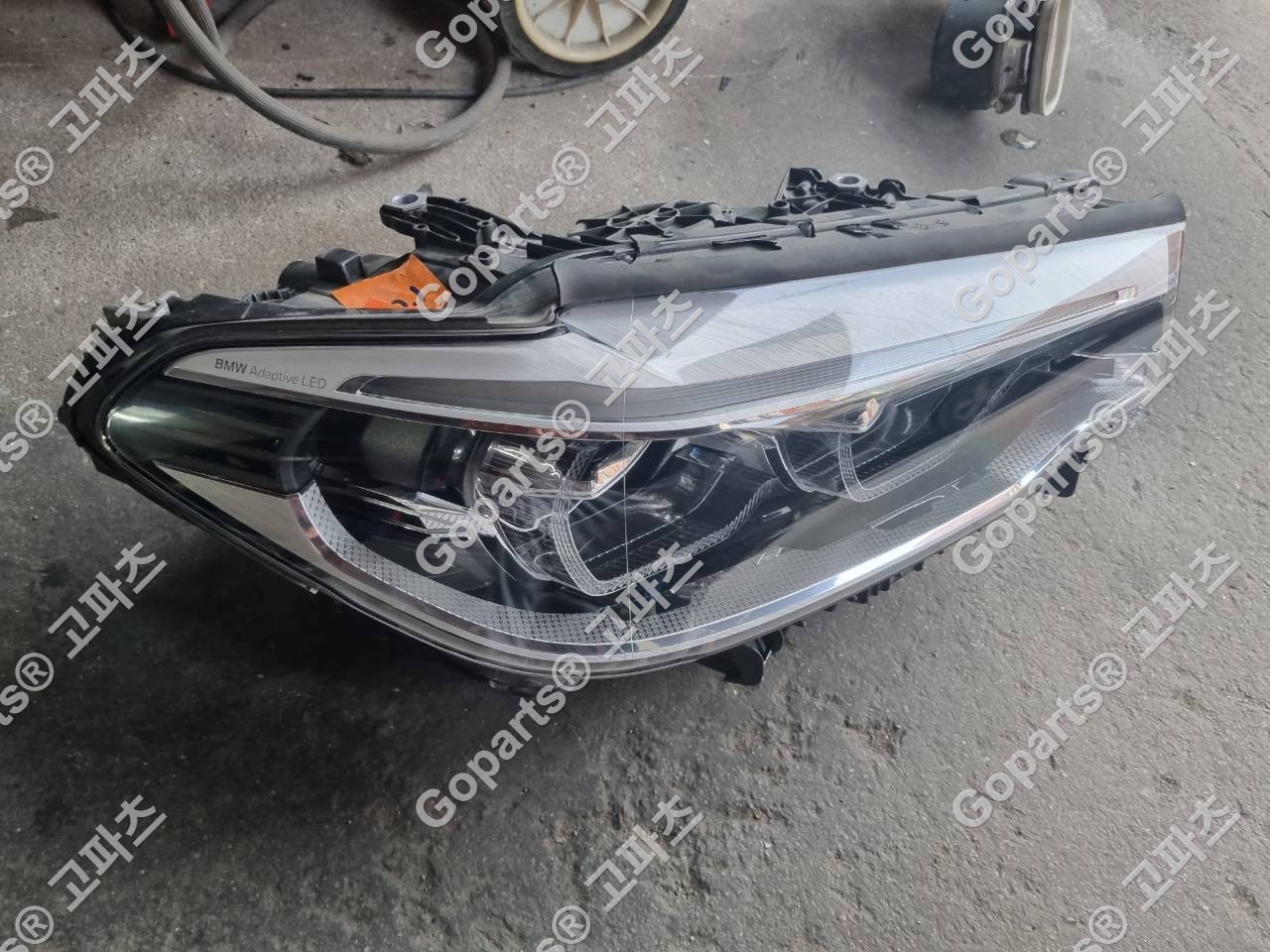 BMW 5시리즈 G30 전기형 조수석 어댑티브 LED 헤드라이트 7439210-01 상세사진 3