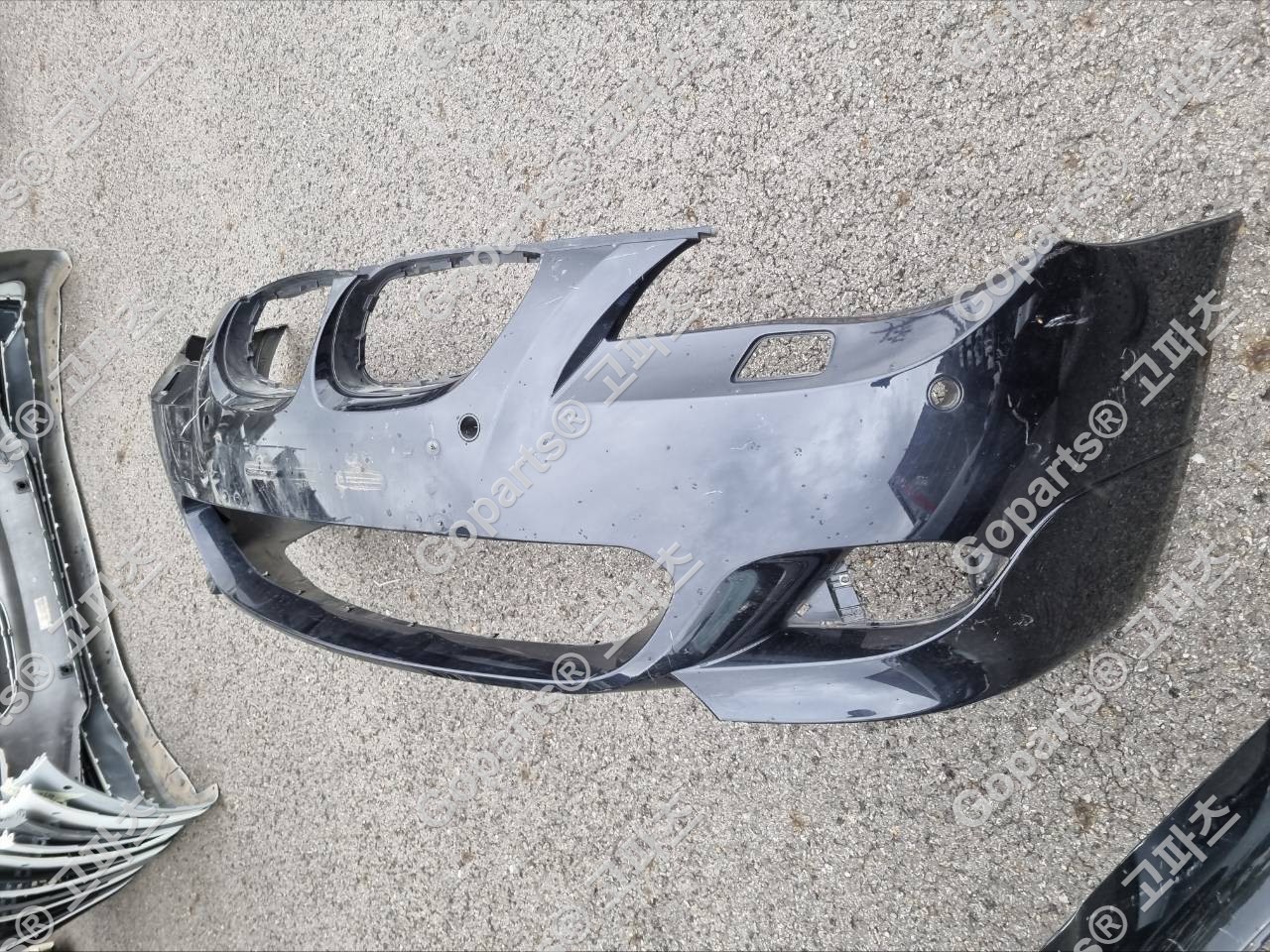 BMW 5시리즈 E60 전기형 M패키지 전범퍼 중고 상세사진 3