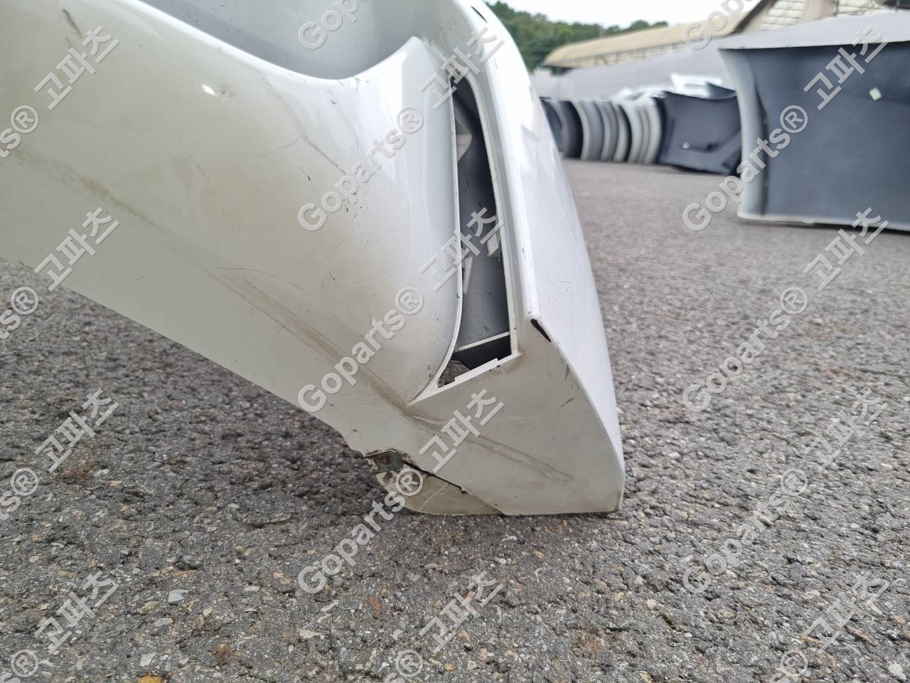 BMW M3 M4 F80 F82 전범퍼 (물노즐, 카메라 타입) 중고 상세사진 4