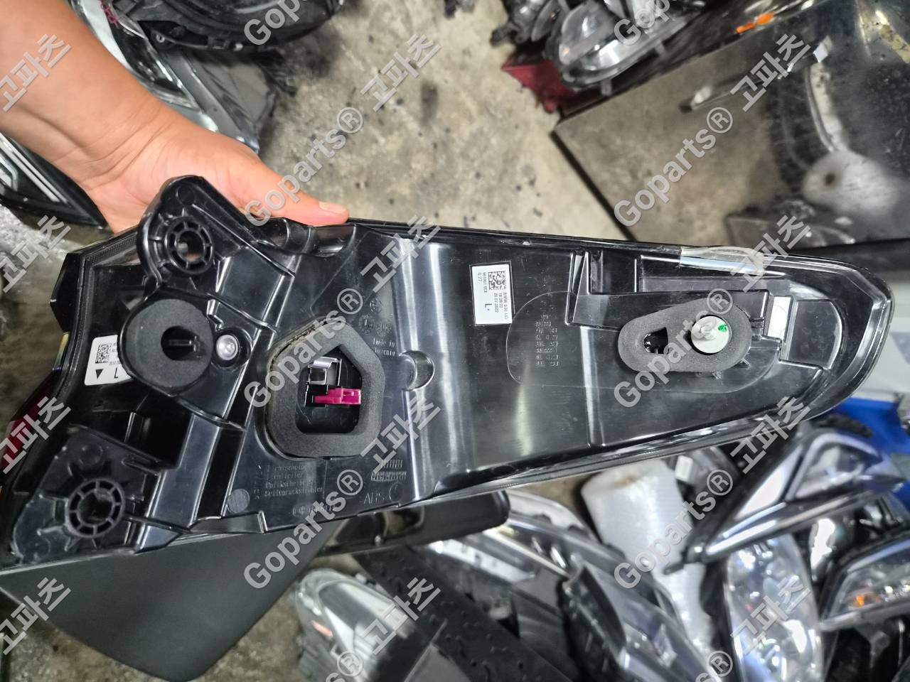 BMW 5시리즈 G30 운전석 후미등 6321-8493811-08/09 상세사진 3