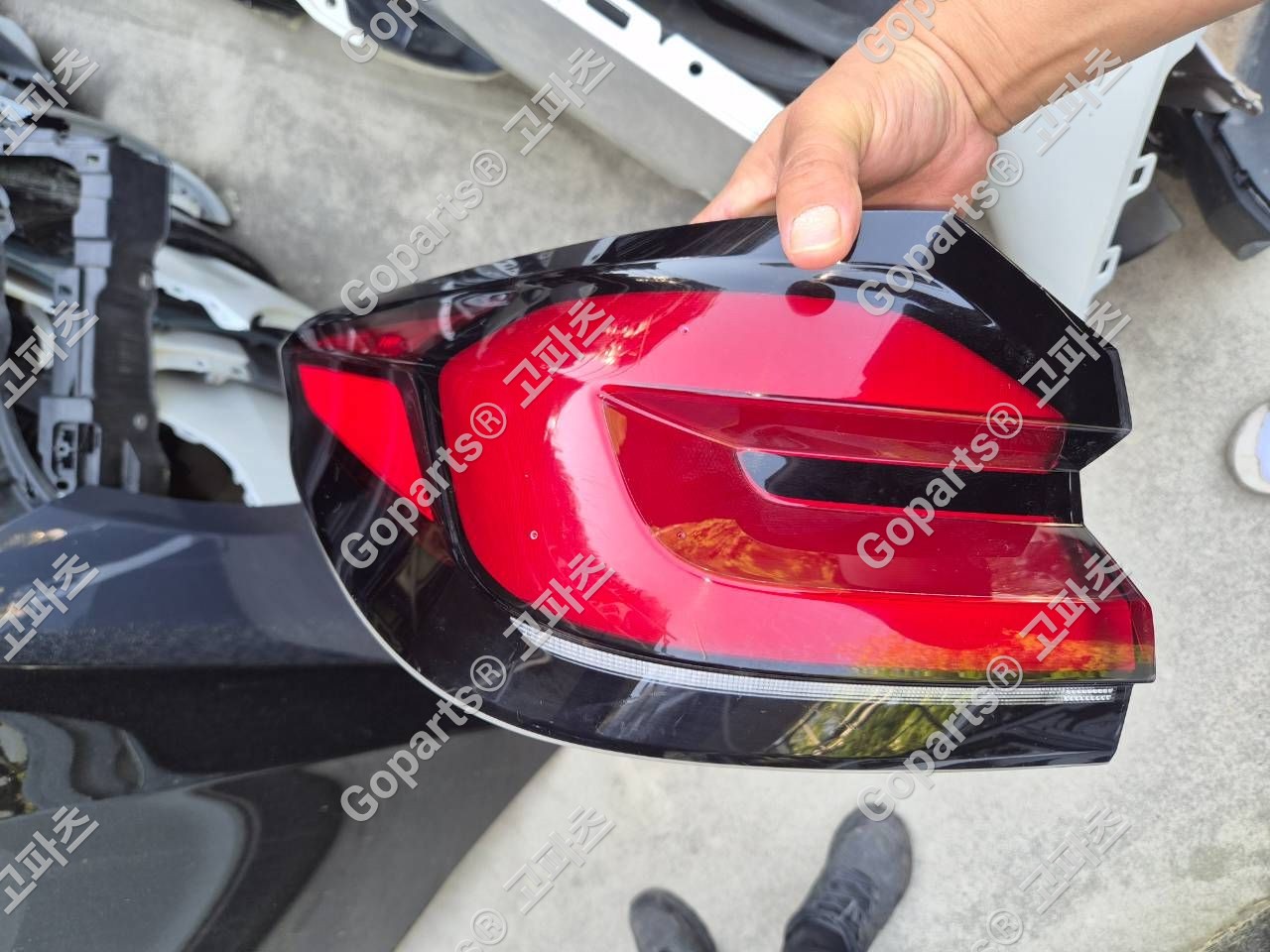 BMW 5시리즈 G30 후미등 운전석 6321-8493811-08/09 250,000원 중고