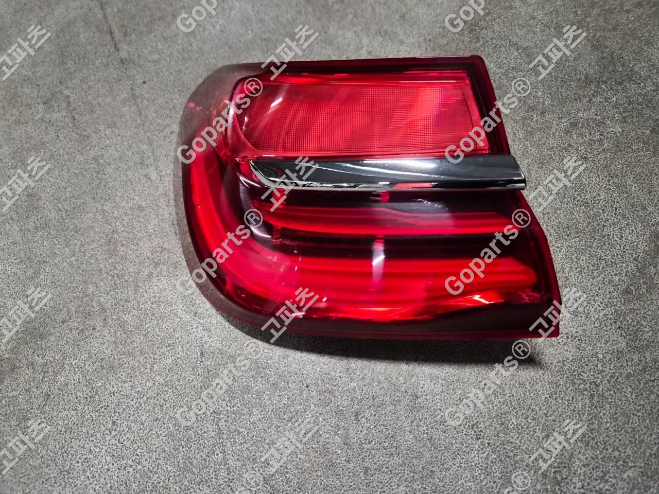 BMW 7시리즈 G11/12 후기형 운전석 리어 테일램프 7342963 중고 200,000원