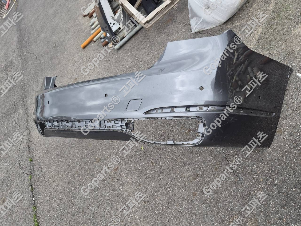 BMW 7시리즈 G11/G12 전기형 후범퍼 상세사진 2