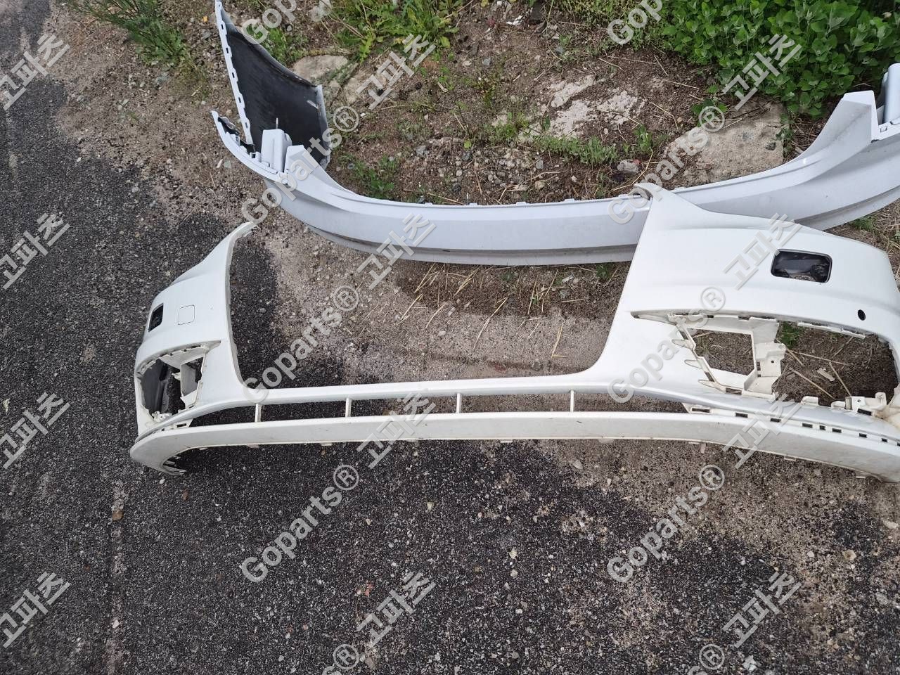 아우디 A3 8v5 전범퍼 8v5807437 200000원 중고