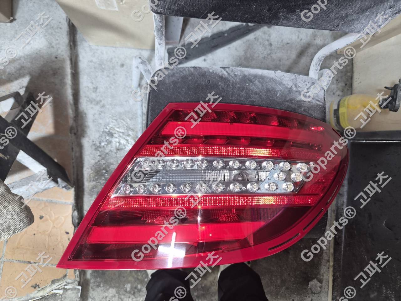 벤츠 C클래스 W204 후미등 A2049060303 200,000원 중고