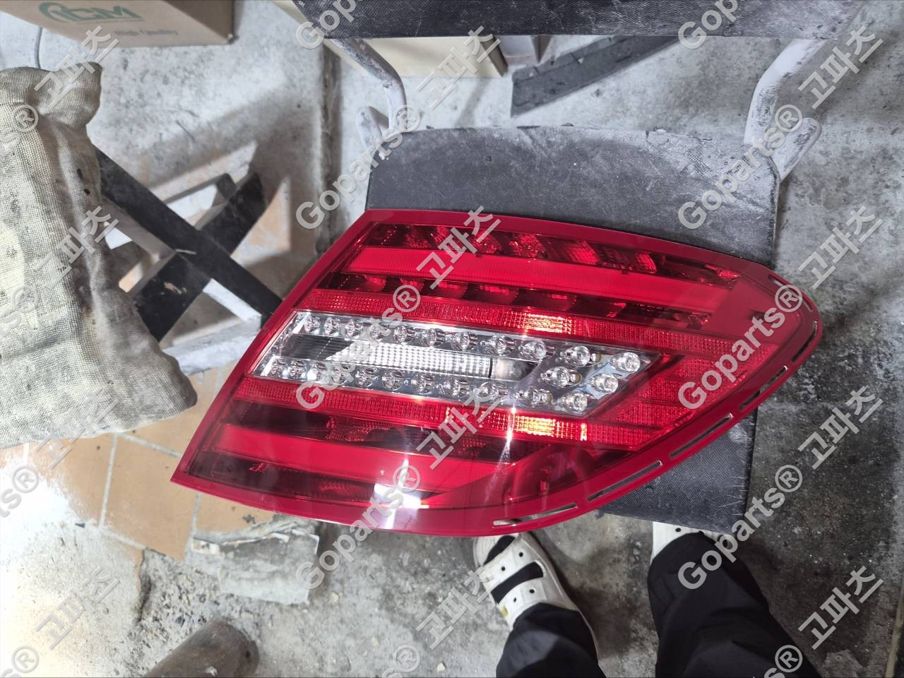 벤츠 C클래스 W204 조수석 후미등 A2049060303 상세사진 4