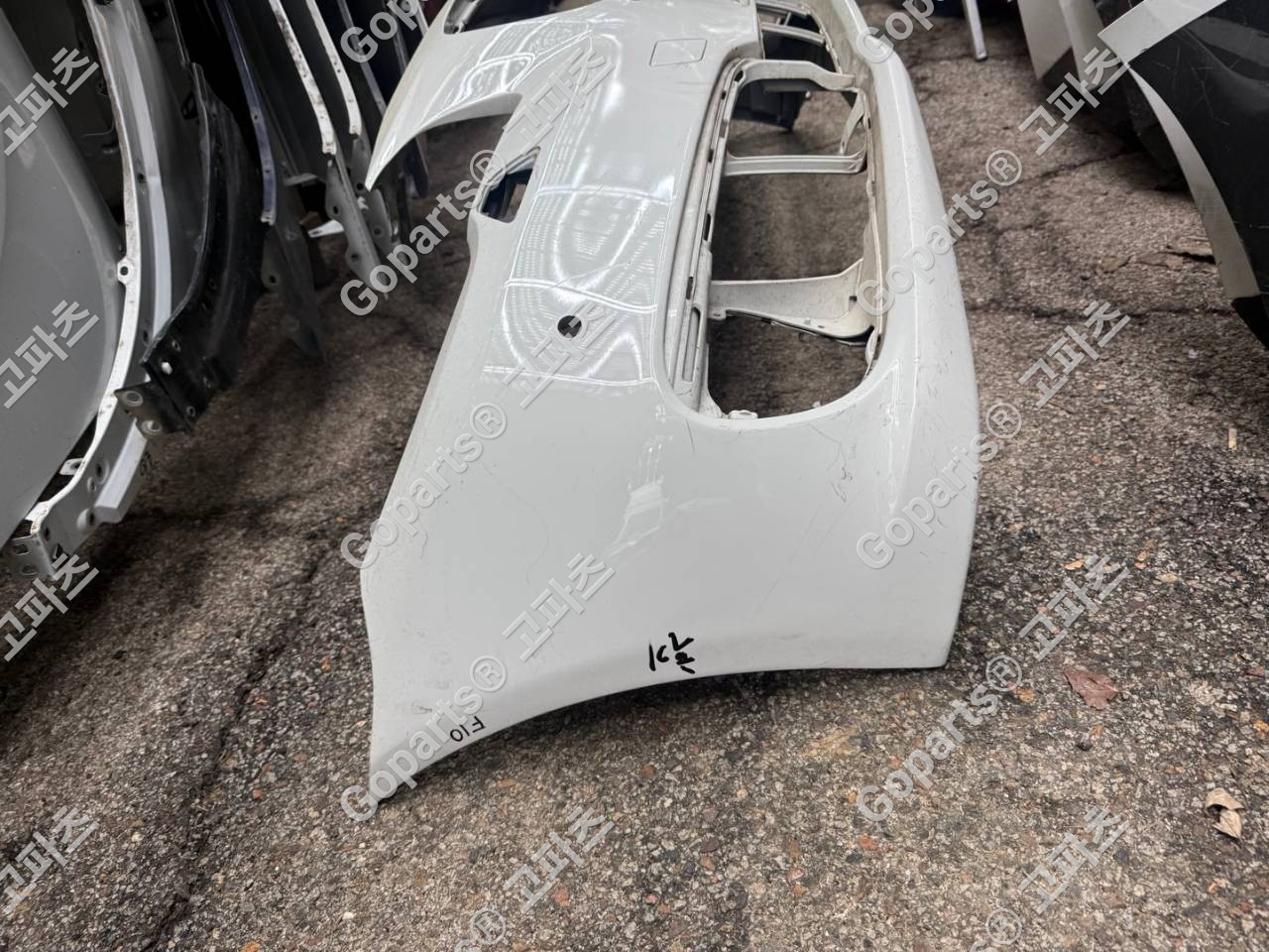 BMW 5시리즈 F10 전범퍼 중고 부품 상세사진 2