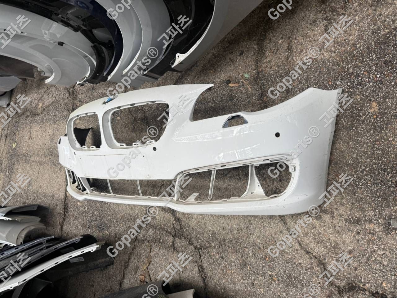 BMW 5시리즈 F10 전범퍼 중고 부품 상세사진 3