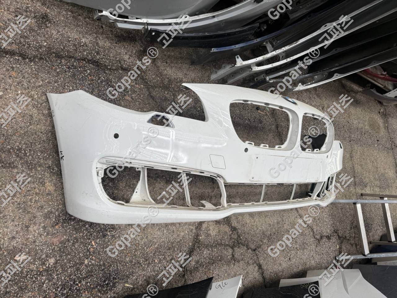 BMW 5시리즈 F10 후기형 전범퍼 중고 200,000원