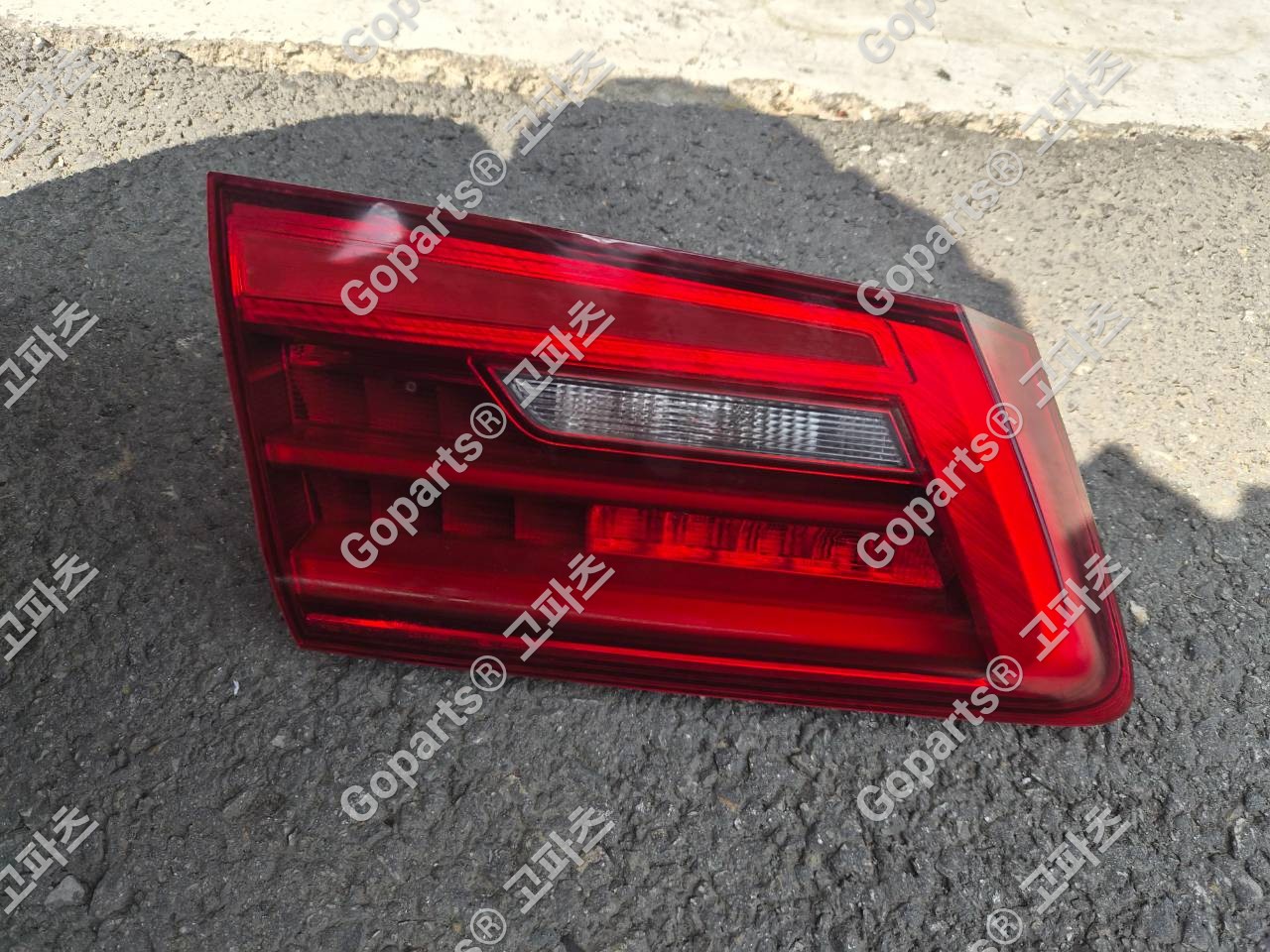 BMW 5시리즈 G30 운전석 트렁크 후미등 6321-7376473-14 중고 100,000원