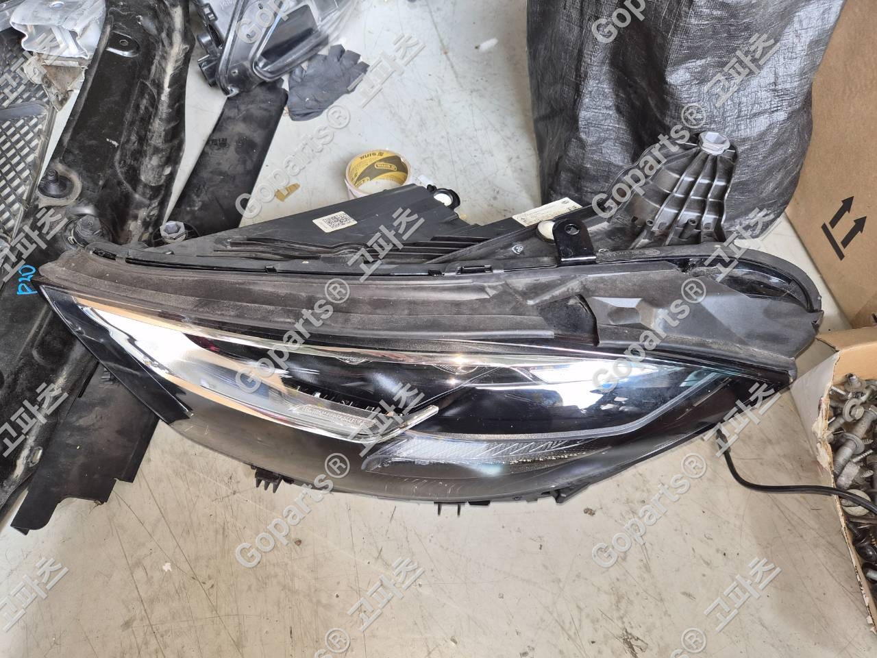 벤츠 CLS W257 운전석 헤드라이트 A2579062302 상세사진 3