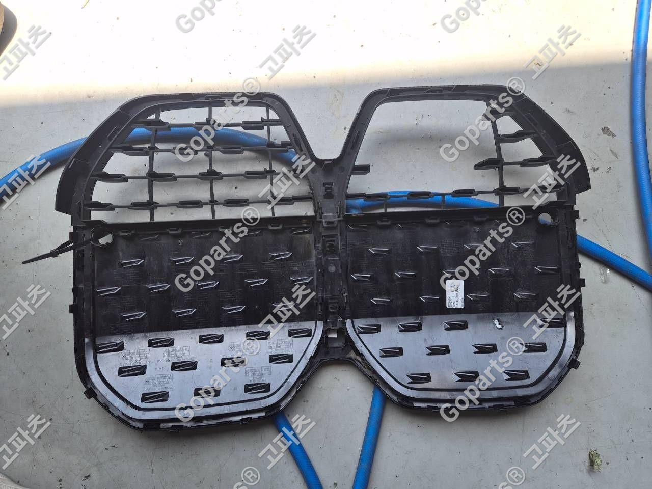 BMW I4 G26 전면 라지에터 그릴 상세사진 3