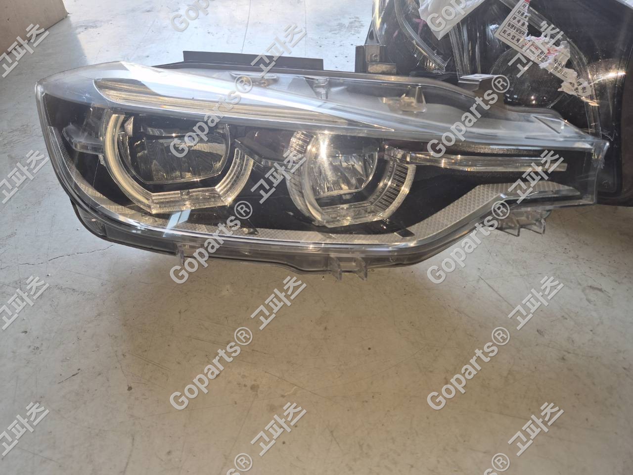 BMW 3시리즈 F30 후기형 LED 조수석 헤드라이트 7471306-01/02/03 480,000원 중고