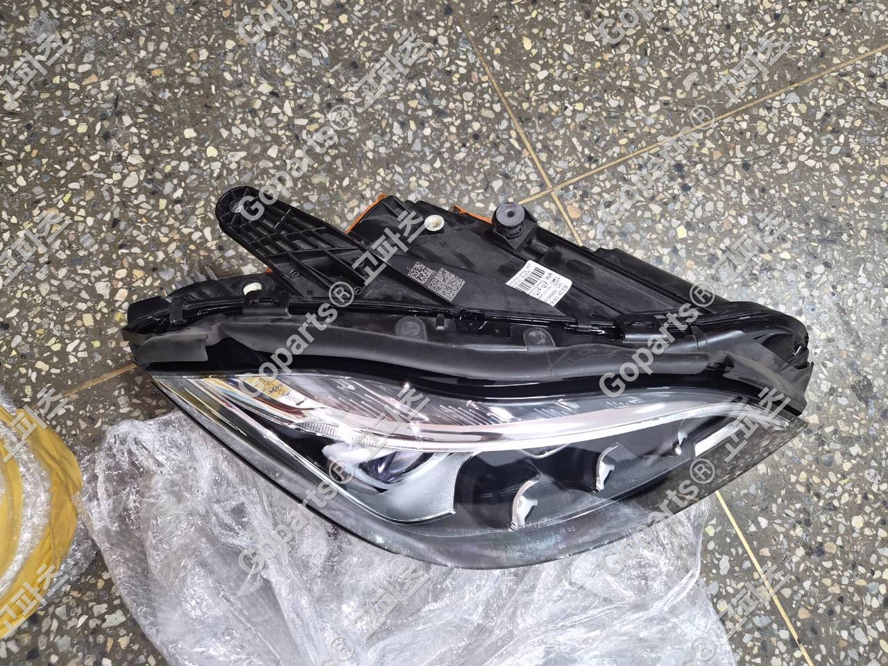 벤츠 CLS W218 후반기 조수석 헤드라이트 A2188204059 상세사진 3