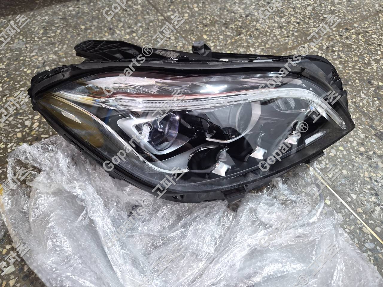 벤츠 CLS W218 후반기 조수석 헤드라이트 A2188204059 상세사진 4