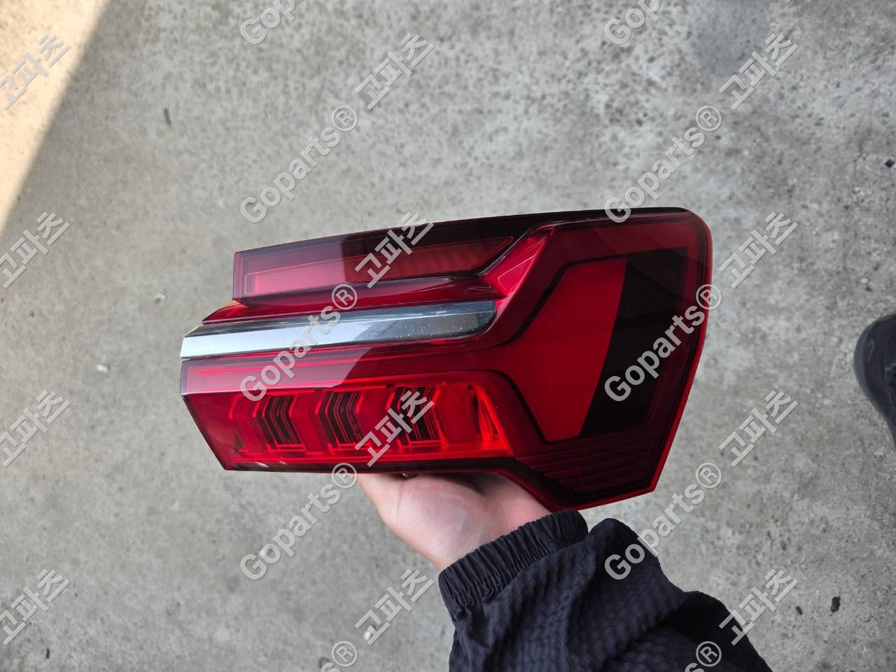 아우디 A6 C8 후미등 4K5945092 200,000원 중고