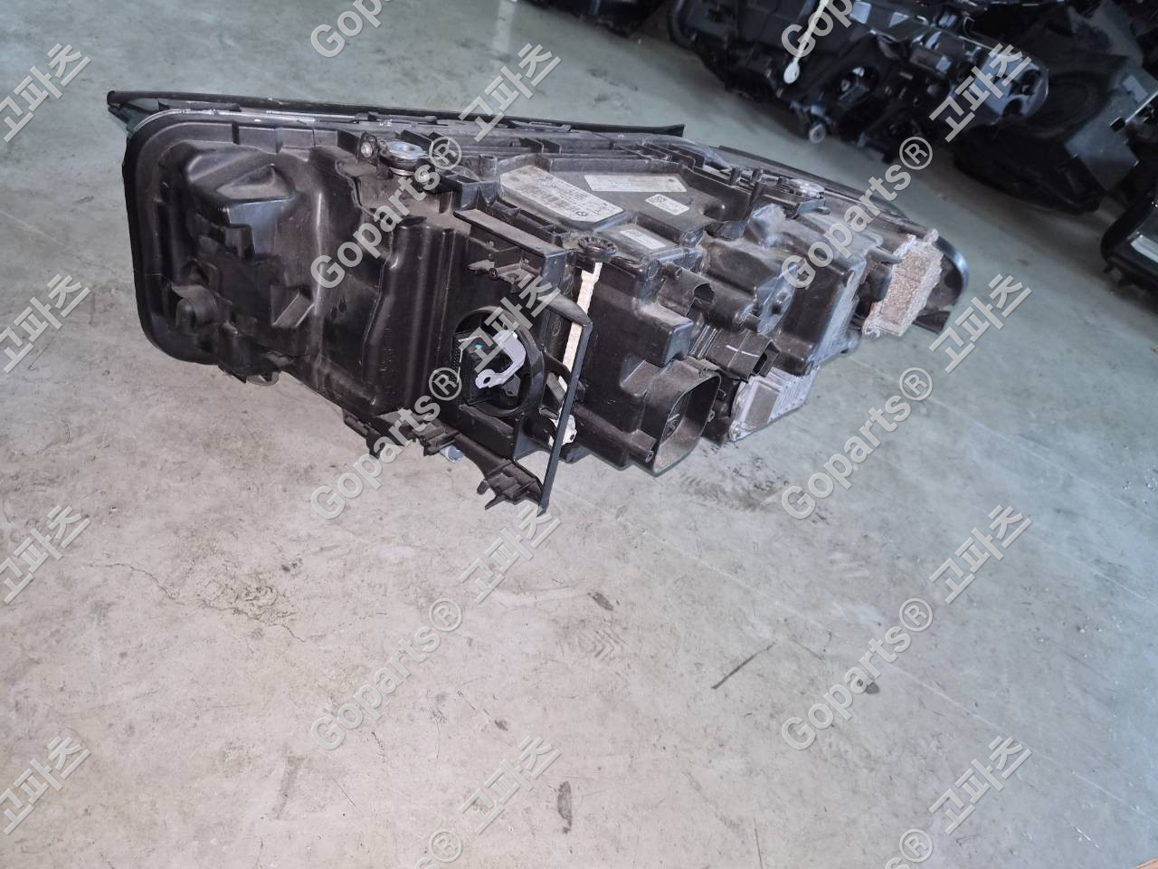 BMW 5시리즈 G30 후반기 조수석 레이저 헤드라이트 9850588-05/06/07 상세사진 3