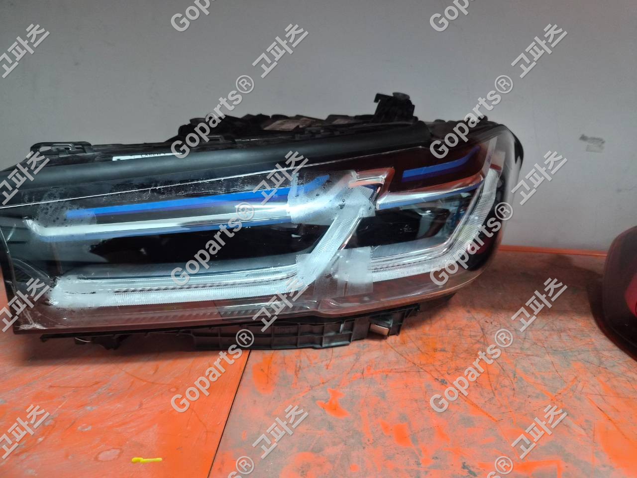BMW G30 5시리즈 후반기 운전석 레이저 헤드라이트 9850587-05/06/07, 5a388d5-03/04 600,000원 중고
