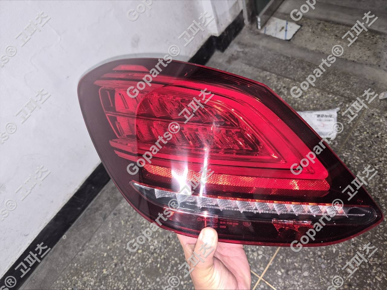 벤츠 C클래스 W205 후미등 A2059064503 250,000원 중고