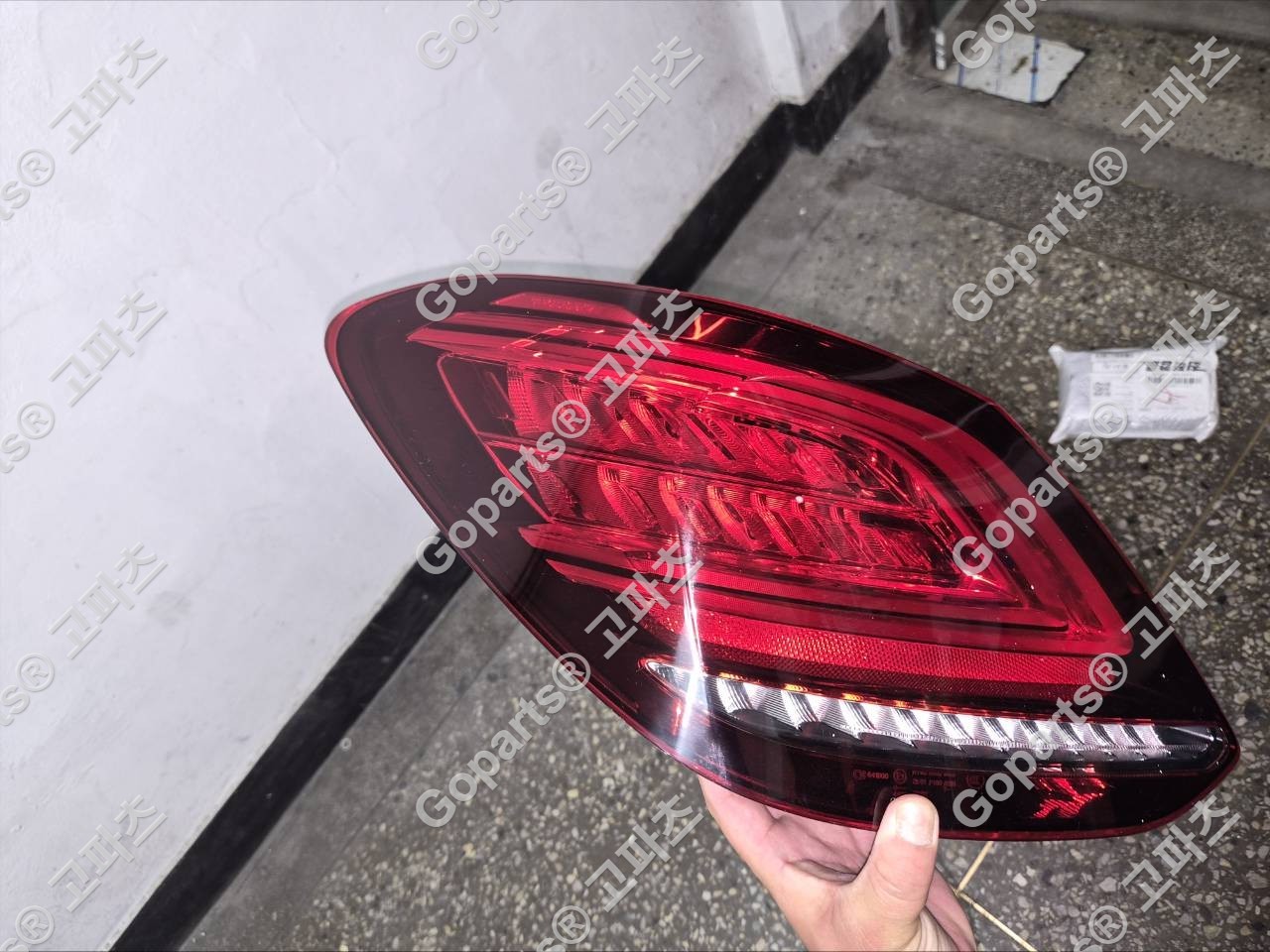 벤츠 C클래스 W205 운전석 후미등 A2059064503 상세사진 4