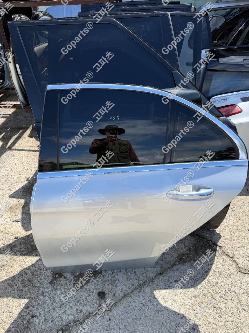 벤츠 C클래스 W205 운전석 뒷도어 중고 550,000원