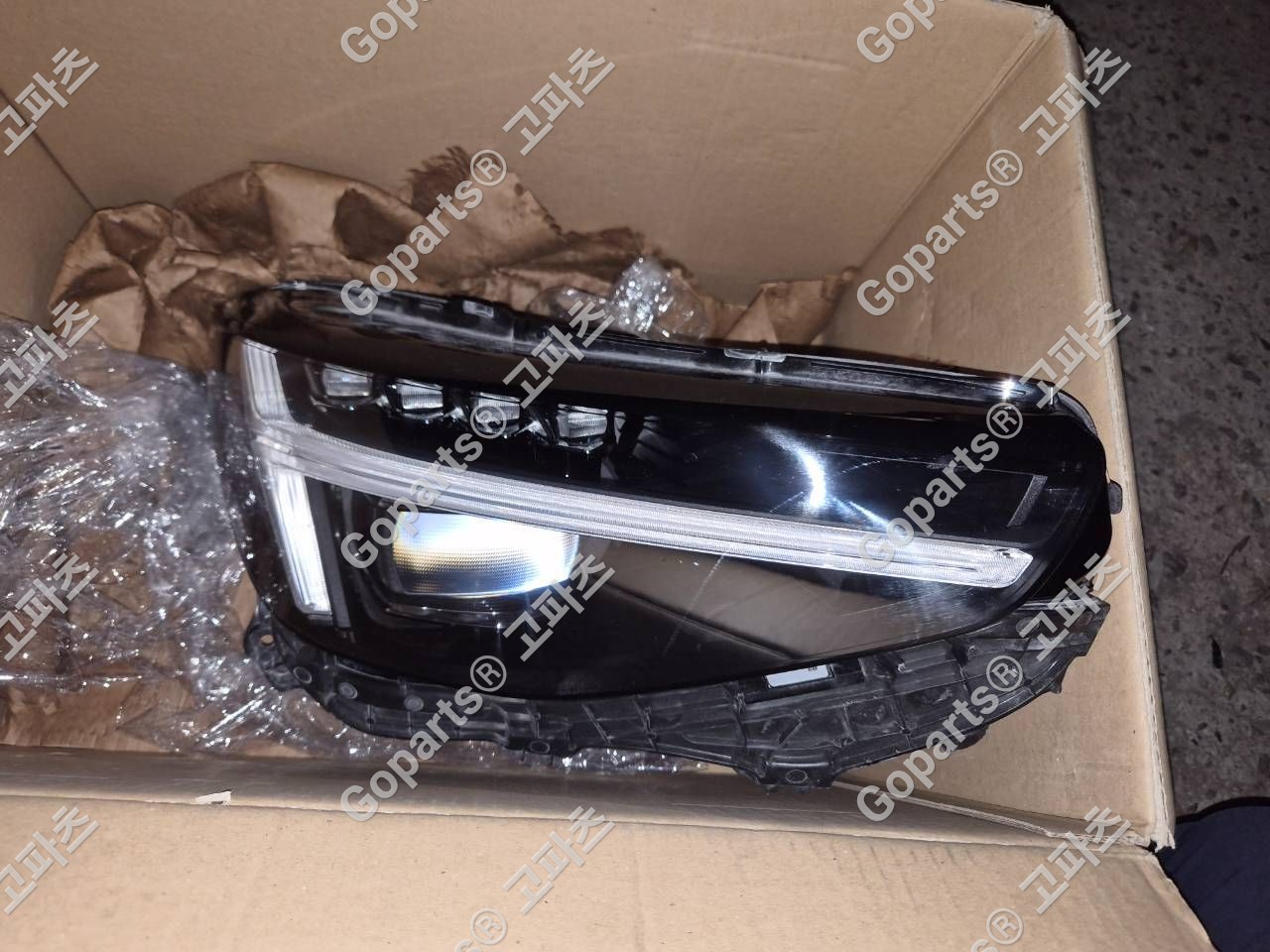 볼보 XC40 조수석 헤드라이트 5핀 타입 상세사진 5