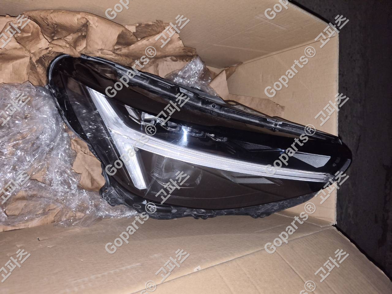 볼보 XC40 헤드라이트 (5핀 타입) 600,000원 중고