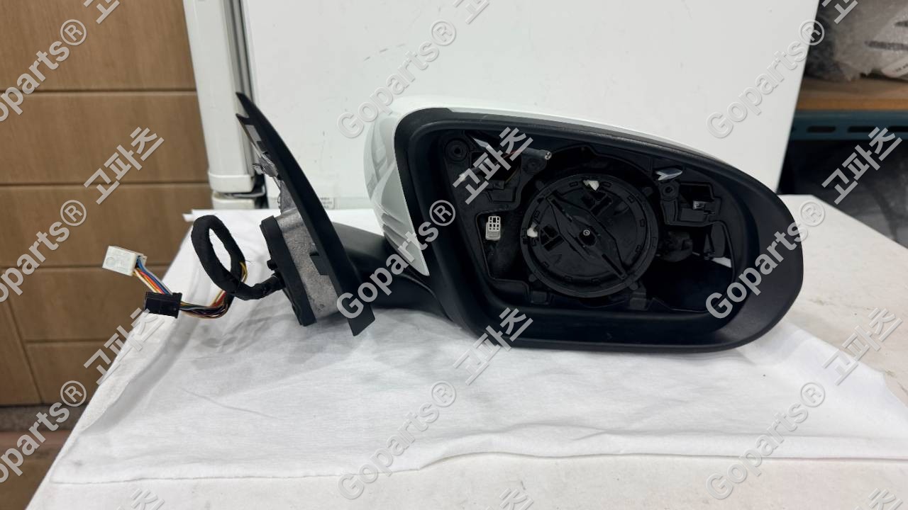 벤츠 C클래스 W205 조수석 사이드미러 (카메라 없음) 상세사진 3